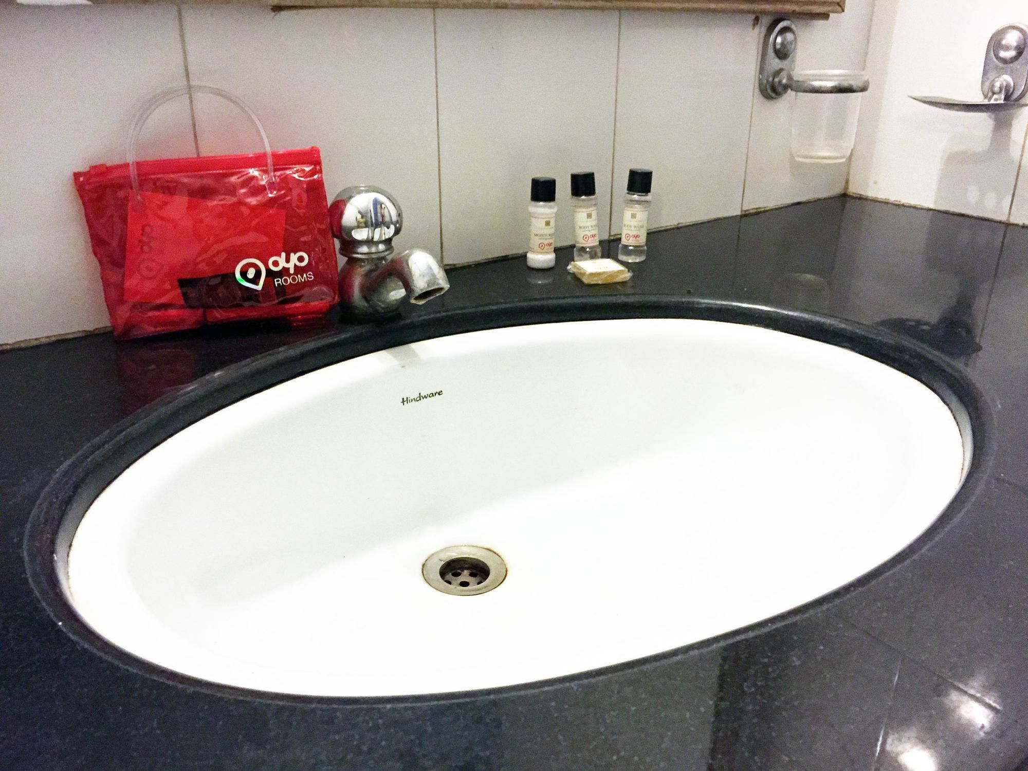 Oyo Rooms Hubli Bagian luar foto